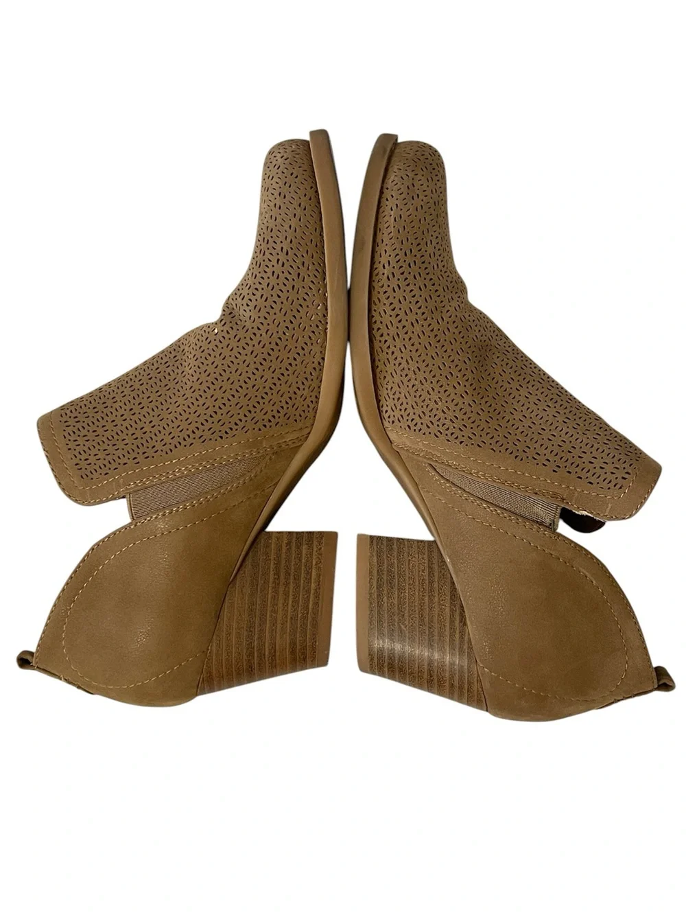 Baretraps Rianne Cognac/Tan Perforated Suede Ankle Booties Casual Bohemian